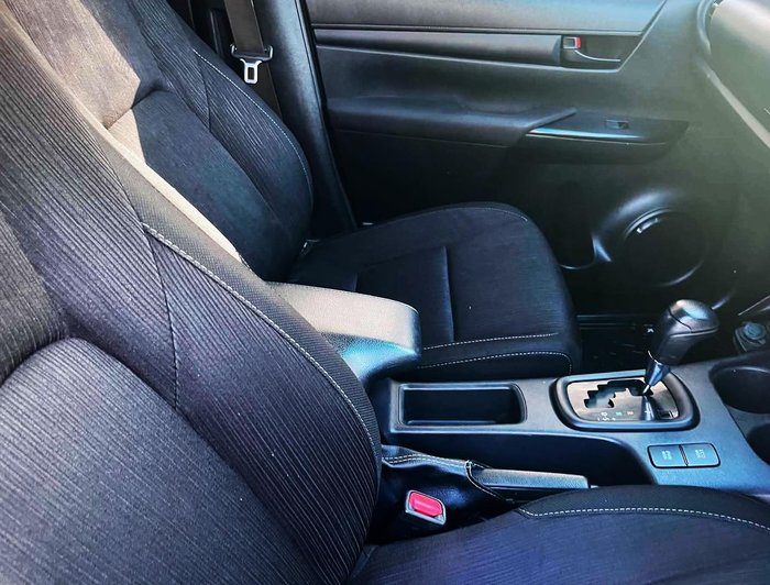 2019 Toyota Hilux SR