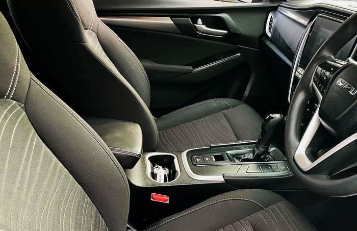 2022 Isuzu MU-X LS-M