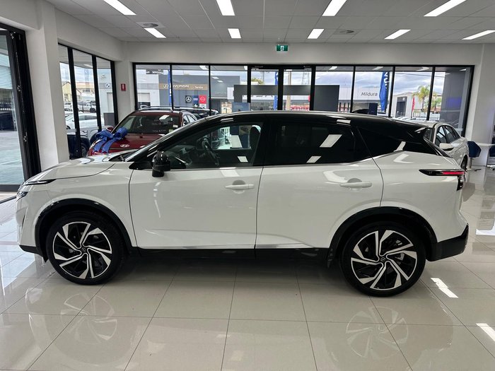 2025 Nissan QASHQAI Ti-L J12 MY25 Pearl White with Onyx Black Roof