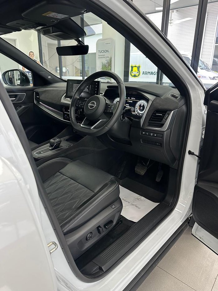 2025 Nissan QASHQAI Ti-L J12 MY25 Pearl White with Onyx Black Roof