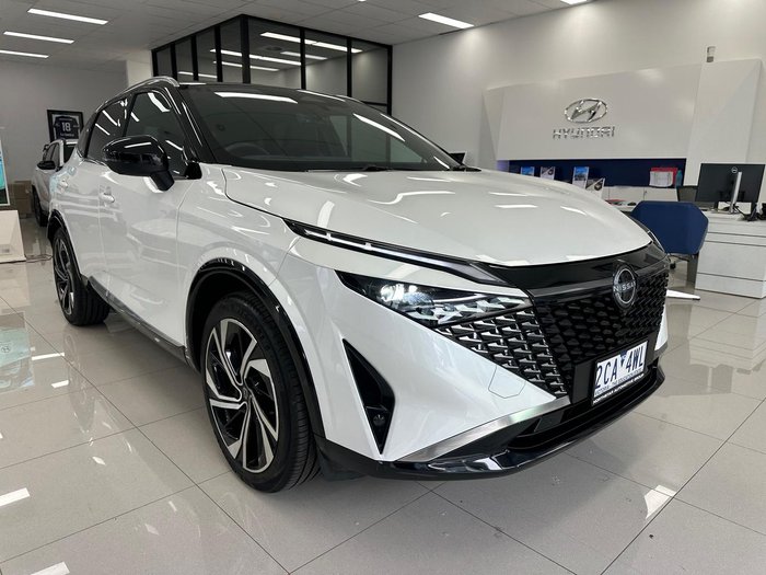 2025 Nissan QASHQAI Ti-L J12 MY25 Pearl White with Onyx Black Roof