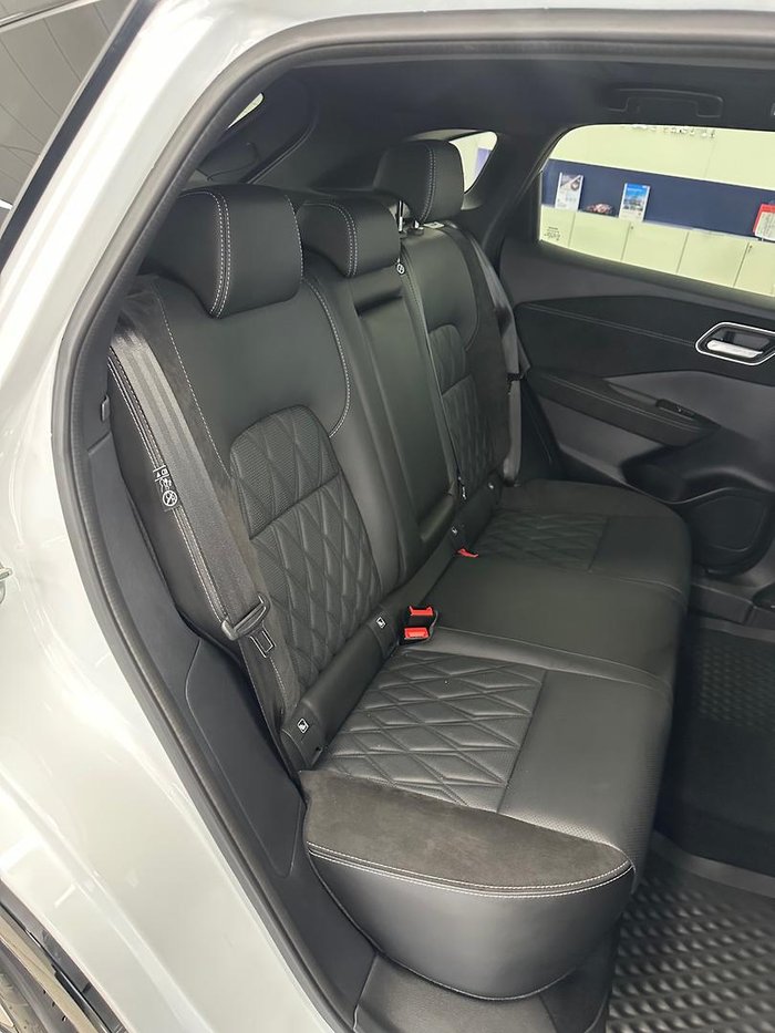 2025 Nissan QASHQAI Ti-L J12 MY25 Pearl White with Onyx Black Roof