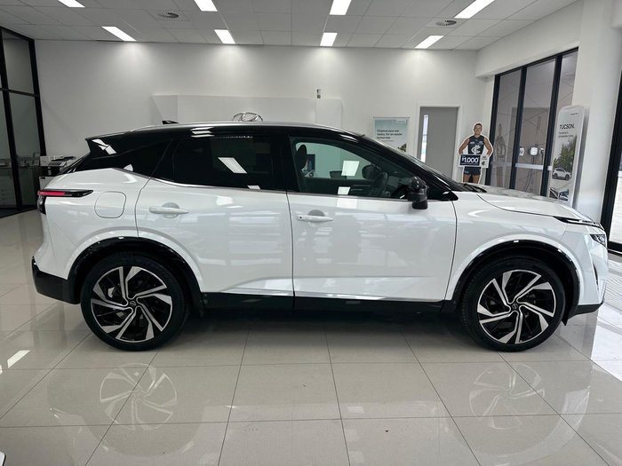 2025 Nissan QASHQAI Ti-L J12 MY25 Pearl White with Onyx Black Roof