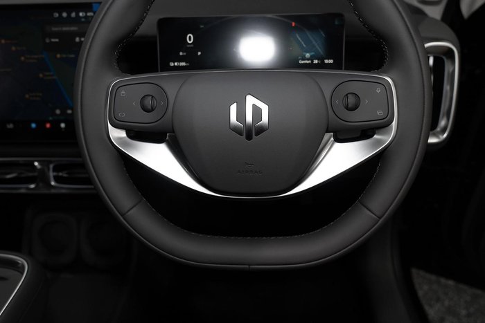 2025 Leapmotor B10 Design LR