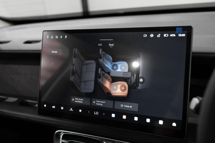 2025 Leapmotor B10 Design LR