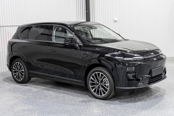 2025 Leapmotor B10 Design LR