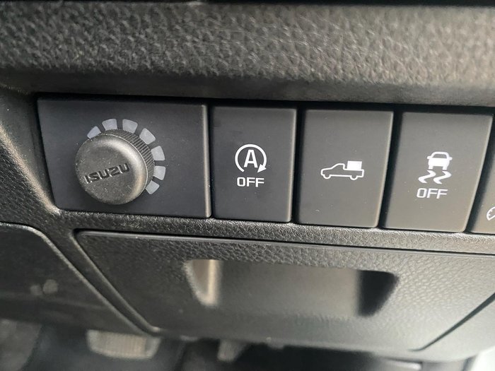 2025 Isuzu D-MAX LS-U