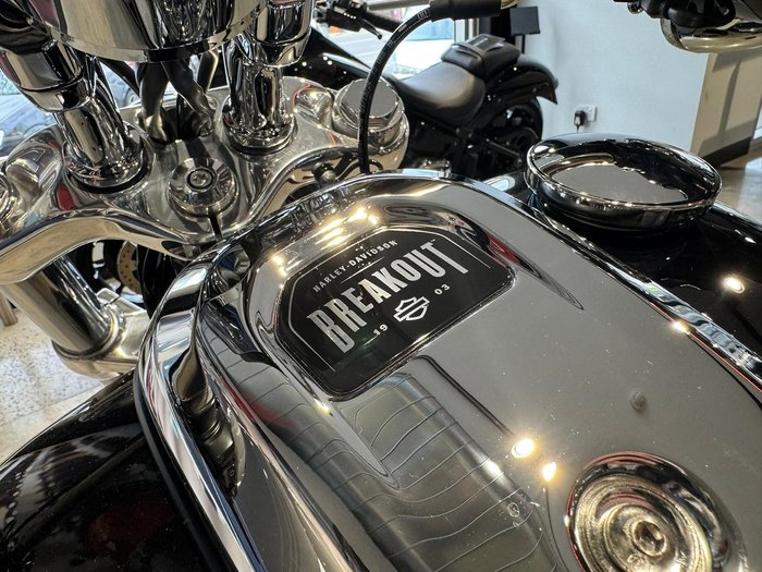 2025 Harley-Davidson Breakout 117 (FXBR) Softail Black