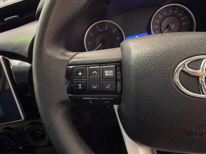 2017 Toyota Hilux SR