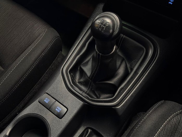 2017 Toyota Hilux SR