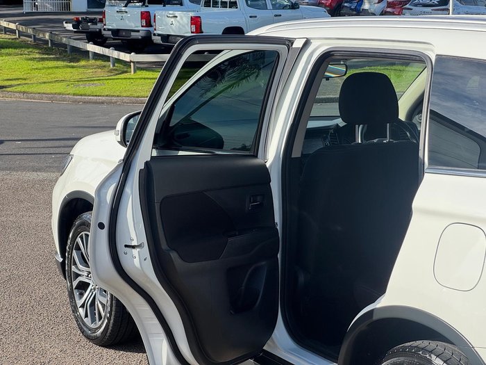 2016 Mitsubishi Outlander LS