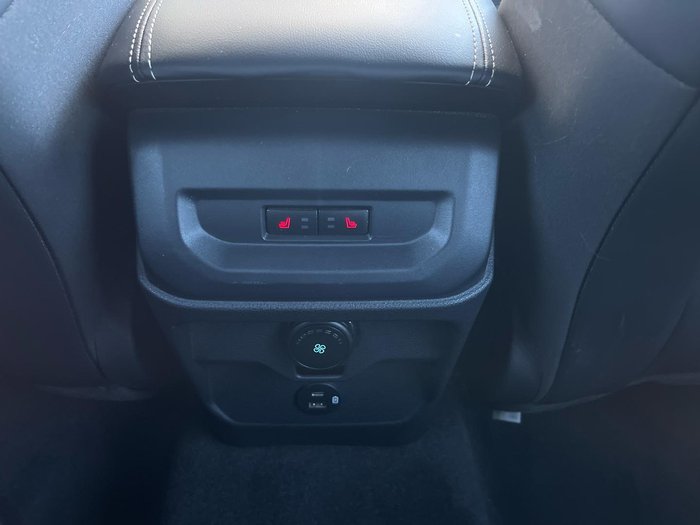2023 Ford Everest Platinum
