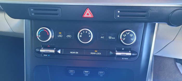2022 Kia Carnival S