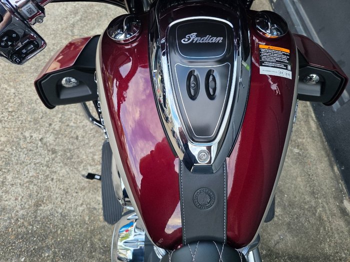 2025 Indian ROADMASTER CLASSIC MAROON
