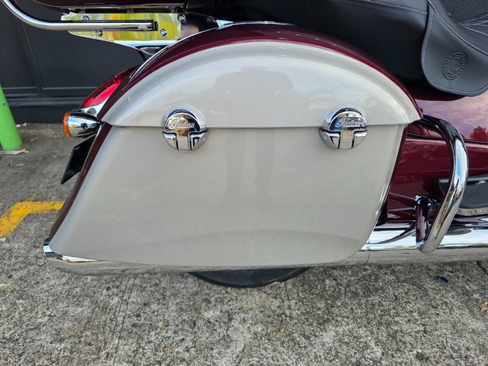 2025 Indian ROADMASTER CLASSIC MAROON