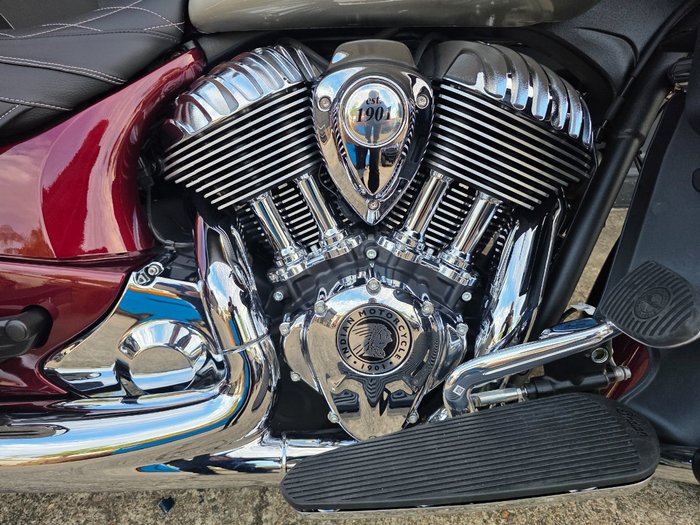 2025 Indian ROADMASTER CLASSIC MAROON