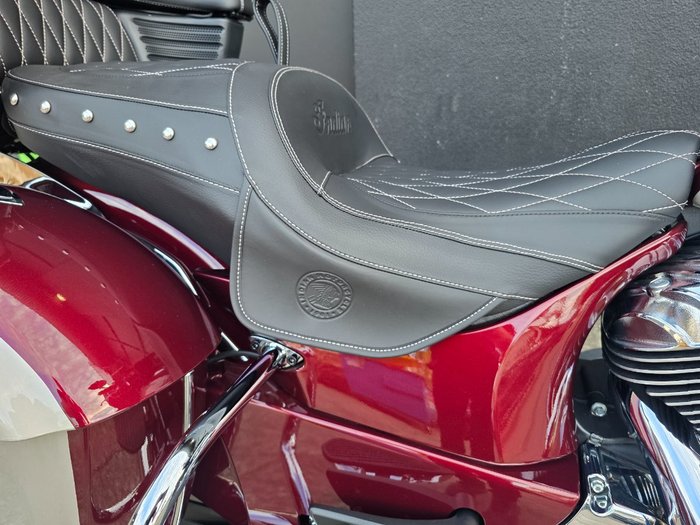 2025 Indian ROADMASTER CLASSIC MAROON