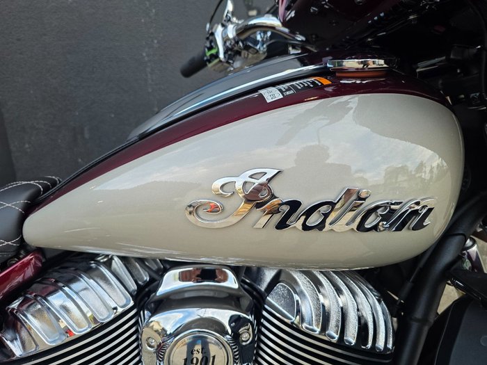 2025 Indian ROADMASTER CLASSIC MAROON