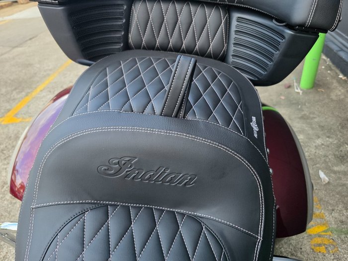 2025 Indian ROADMASTER CLASSIC MAROON