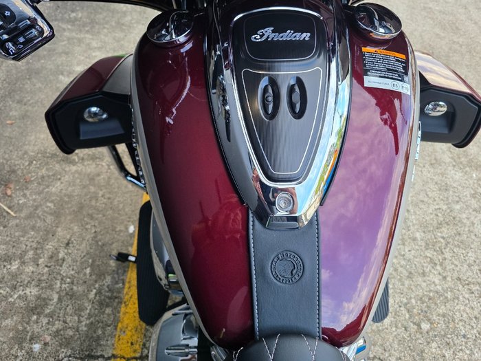 2025 Indian ROADMASTER CLASSIC MAROON