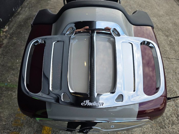 2025 Indian ROADMASTER CLASSIC MAROON