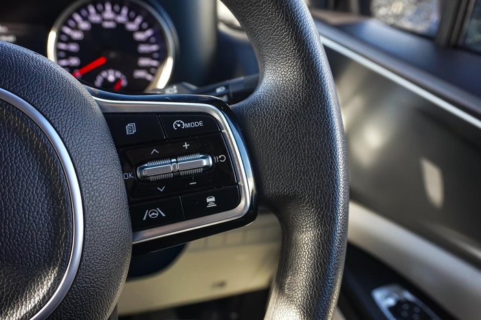 2023 Kia Carnival S