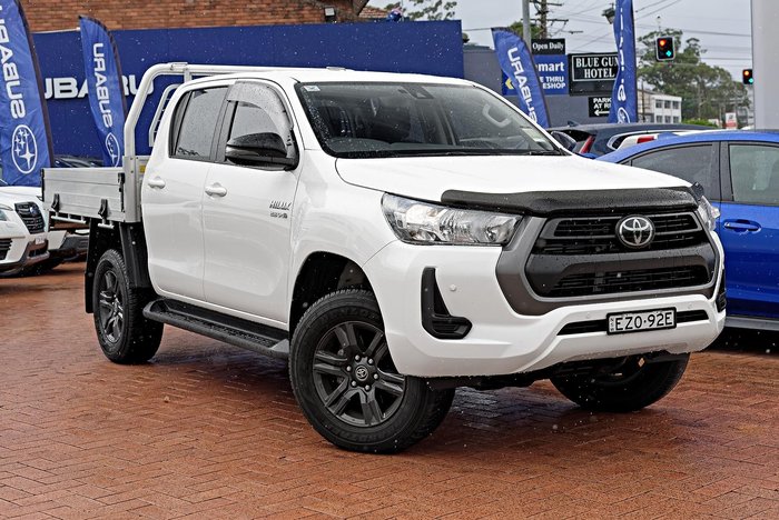 2023 Toyota Hilux SR