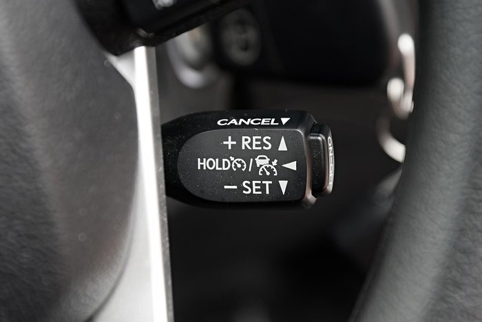 2023 Toyota Hilux SR