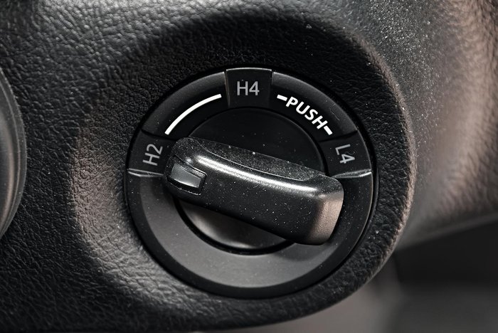 2023 Toyota Hilux SR