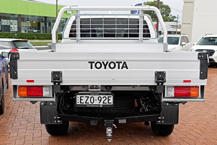 2023 Toyota Hilux SR