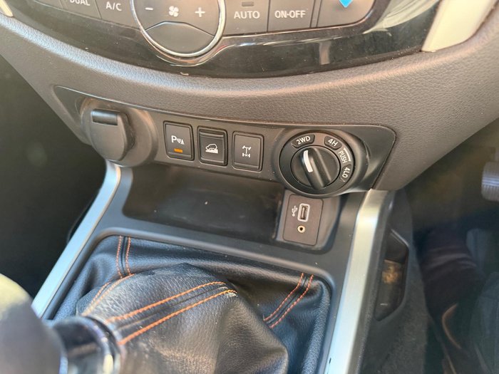 2020 Nissan Navara N-TREK
