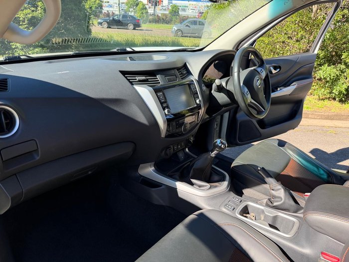 2020 Nissan Navara N-TREK