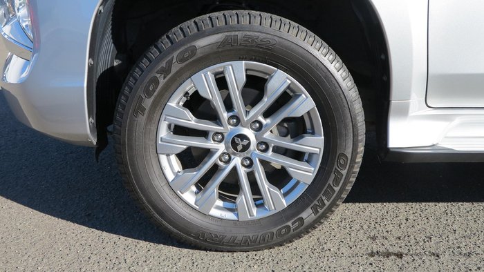 2020 Mitsubishi Pajero Sport GLX