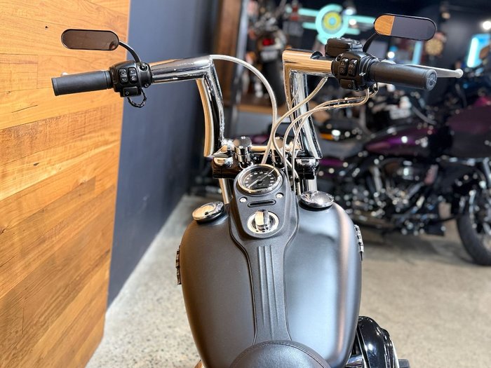 2016 HARLEY-DAVIDSON FXDB STREET BOB