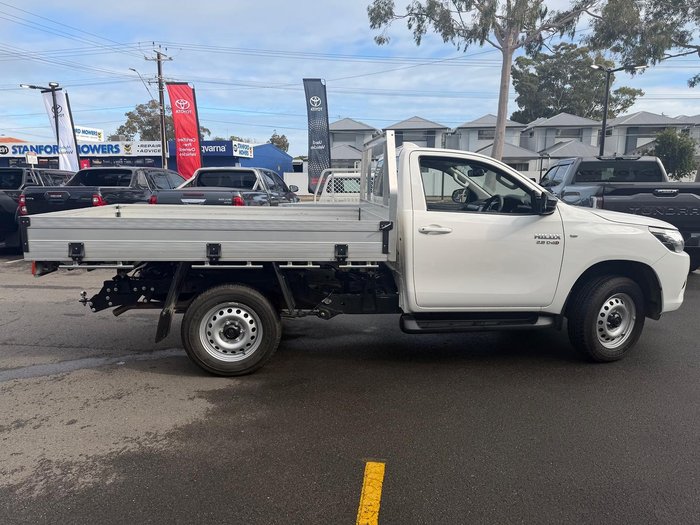 2023 Toyota Hilux SR