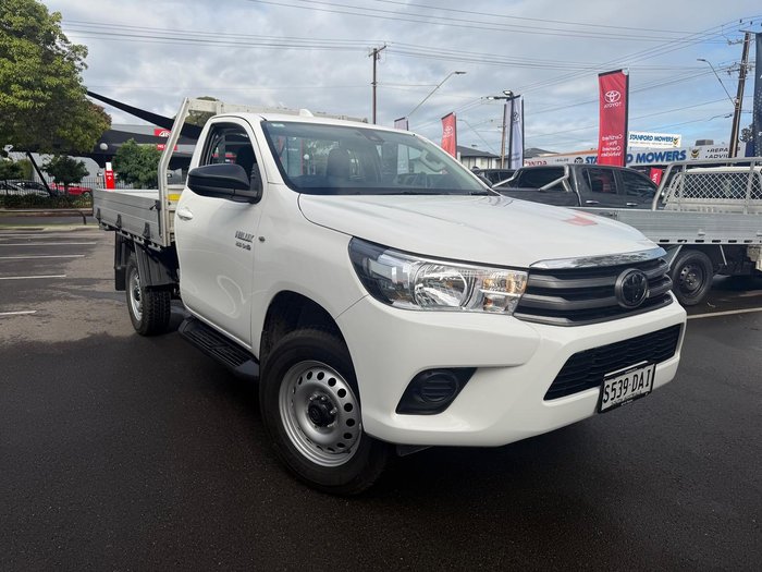 2023 Toyota Hilux SR