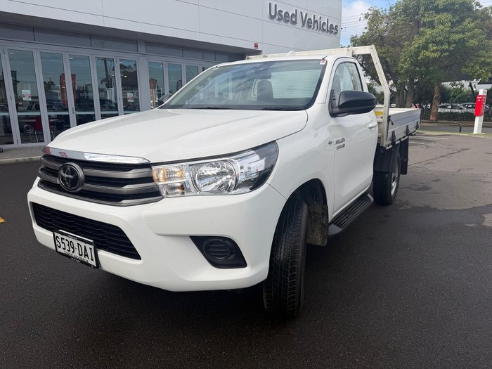 2023 Toyota Hilux SR