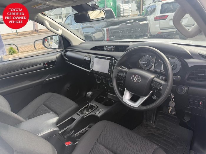 2023 Toyota Hilux SR