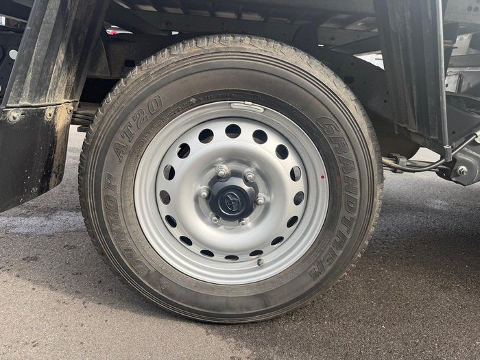 2023 Toyota Hilux SR