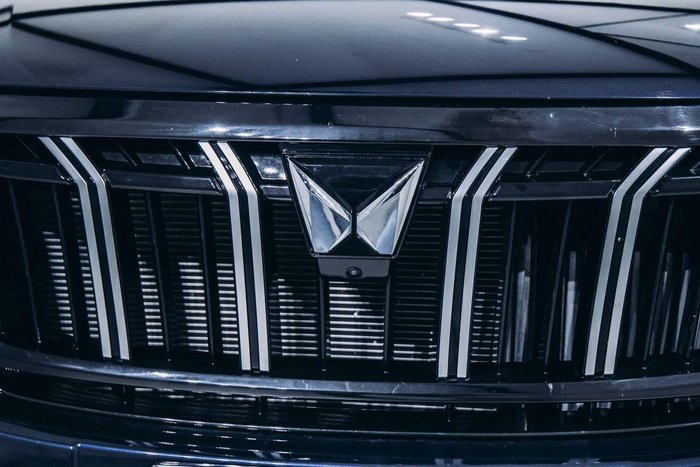 2025 Mahindra XUV700 AX7L