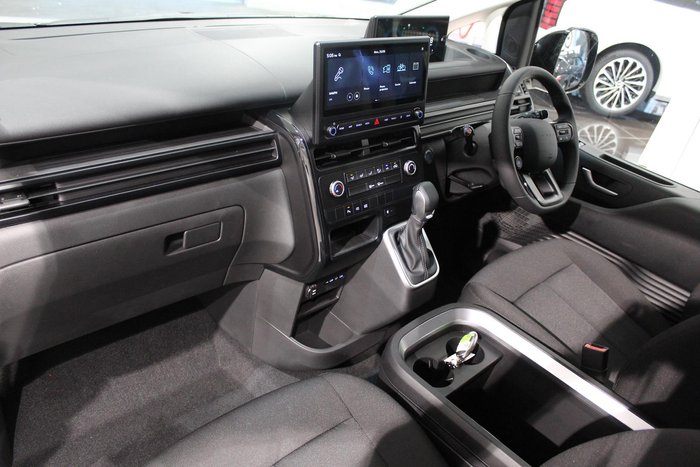 2026 Hyundai STARIA LOAD