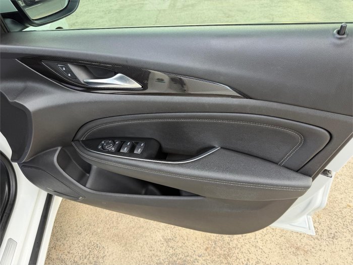 2018 HOLDEN COMMODORE RS