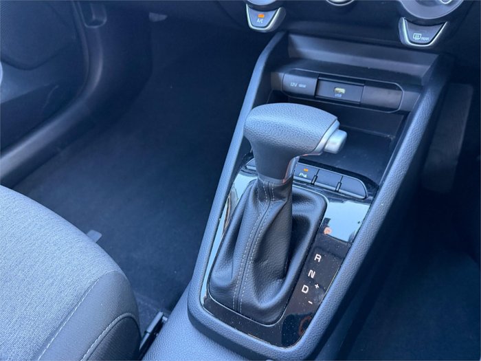 2024 KIA STONIC S
