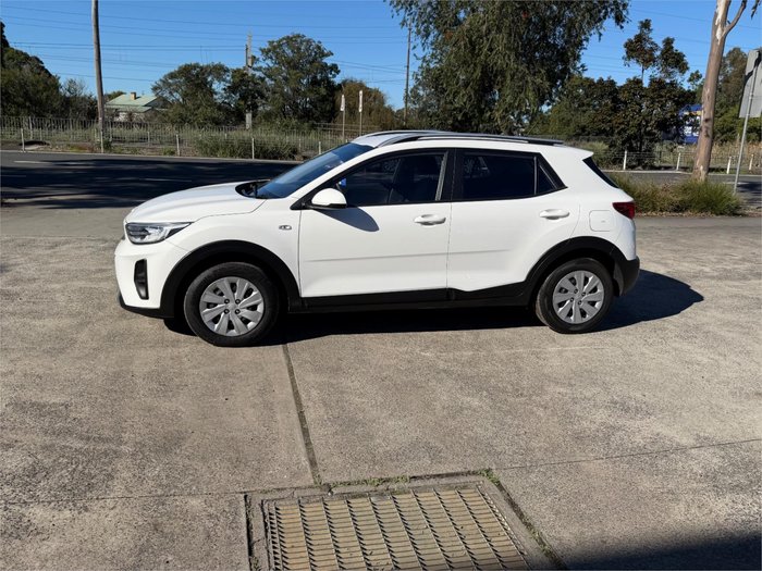2022 KIA STONIC S