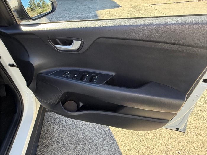 2022 KIA STONIC S