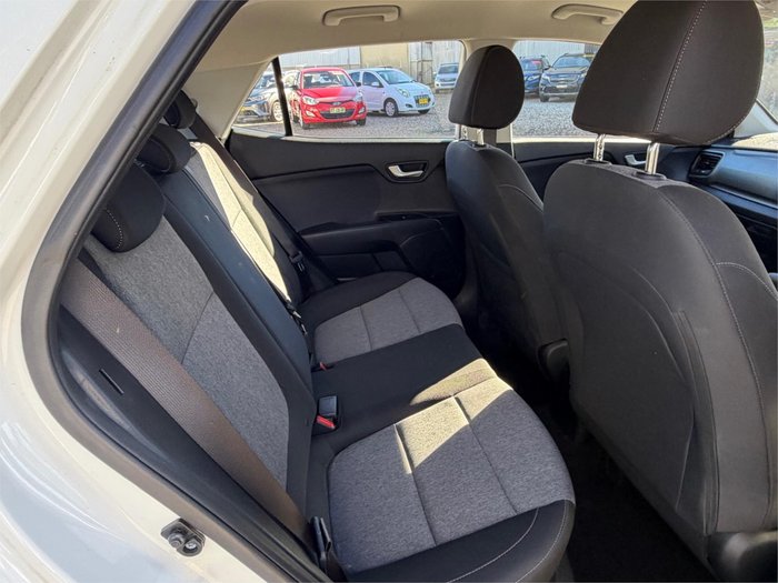 2022 KIA STONIC S