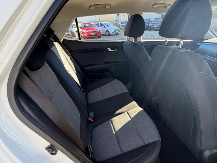 2022 KIA STONIC S