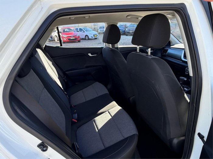 2022 KIA STONIC S
