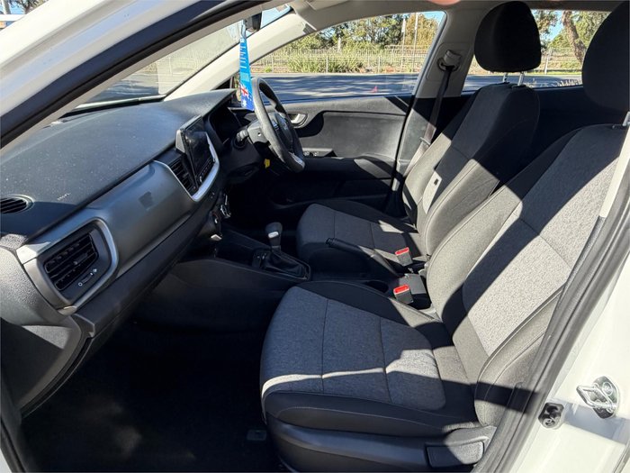 2022 KIA STONIC S
