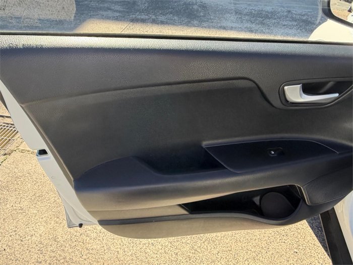 2022 KIA STONIC S